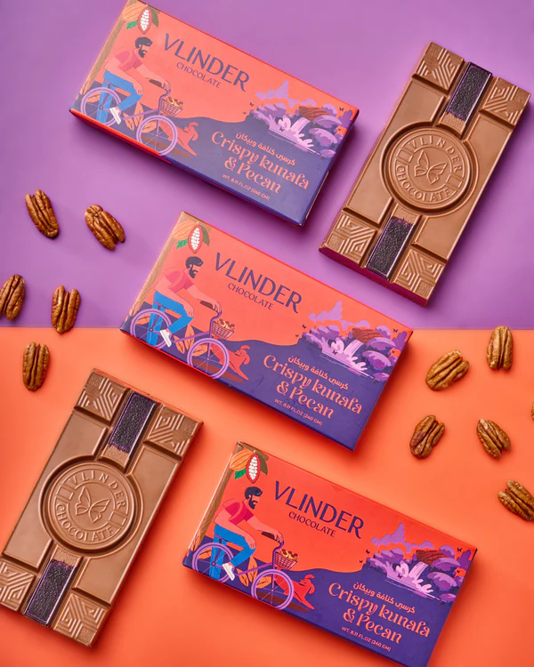 Crispy kunafa & pecan Chocolate Bar